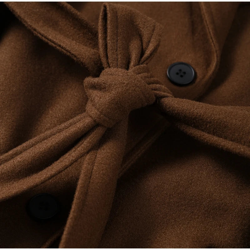 Doppelreihiger Wollmantel mit Gürtel