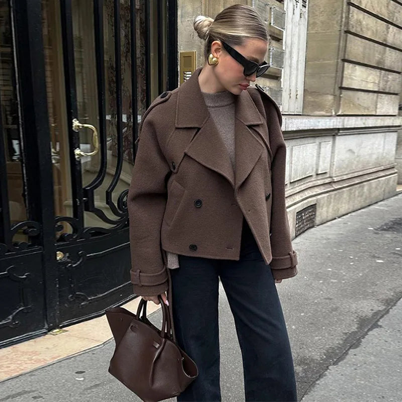 Doppelreihiger Wollmantel mit Gürtel