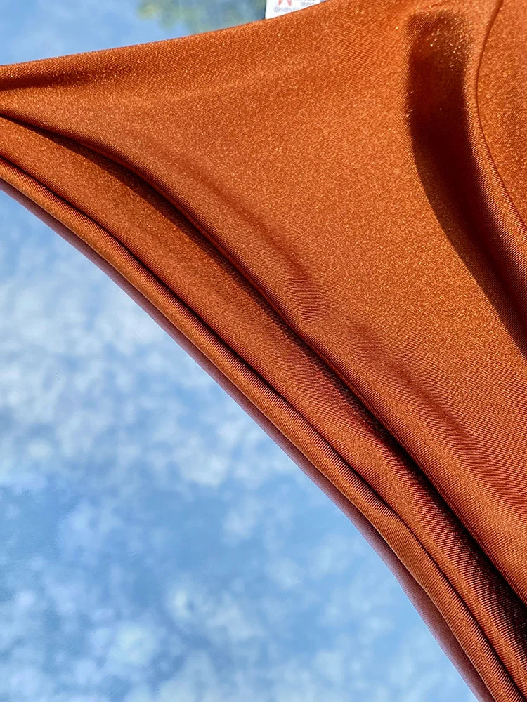 Plissierter Mikro-Bikini mit Cut-Out & Bandagen-Design