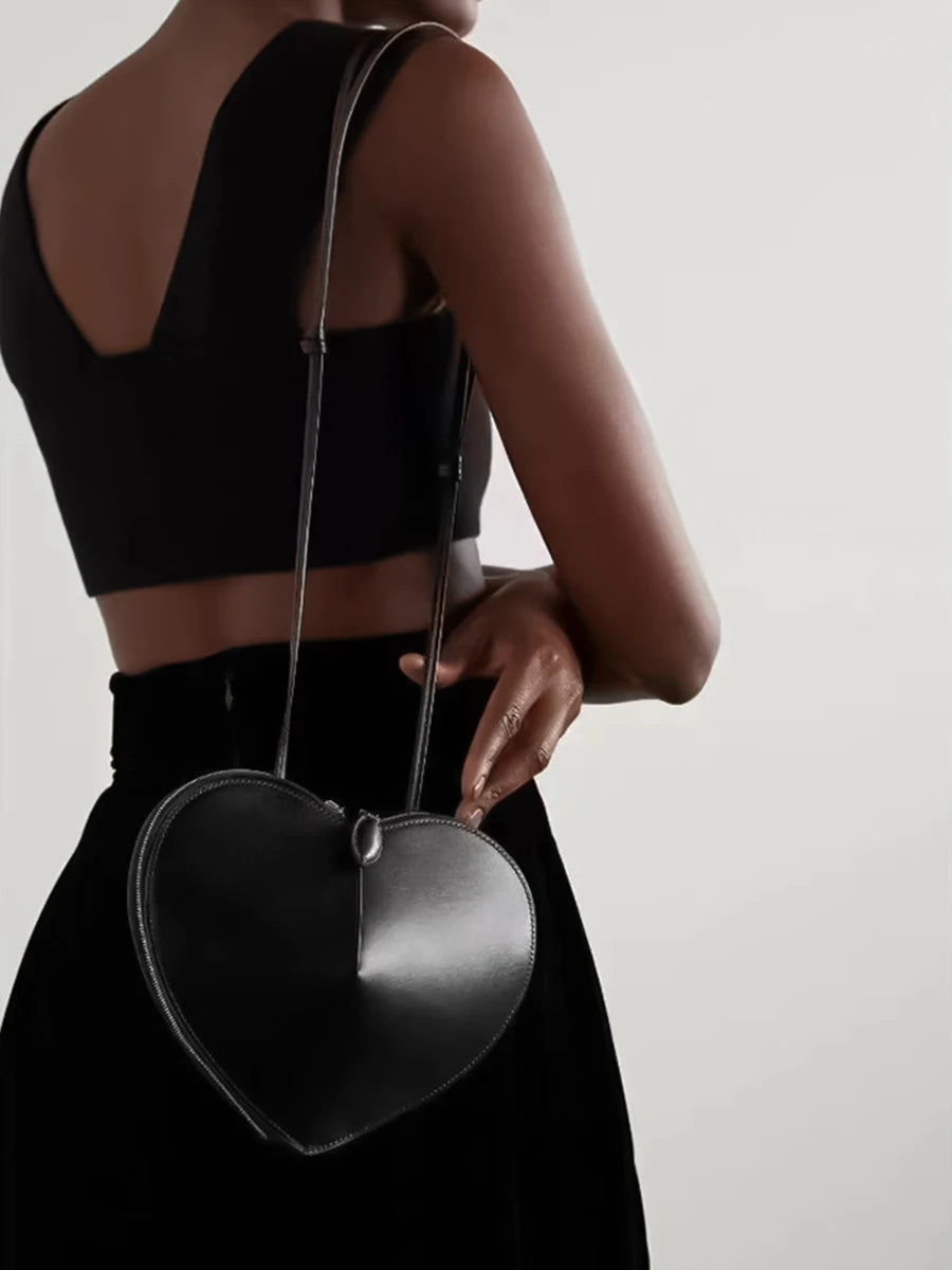 Herzförmige Crossbody-Bag aus Echtleder