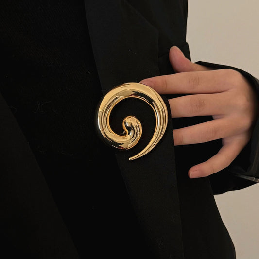 Goldplattierte Spiralbrosche – Vintage-Design