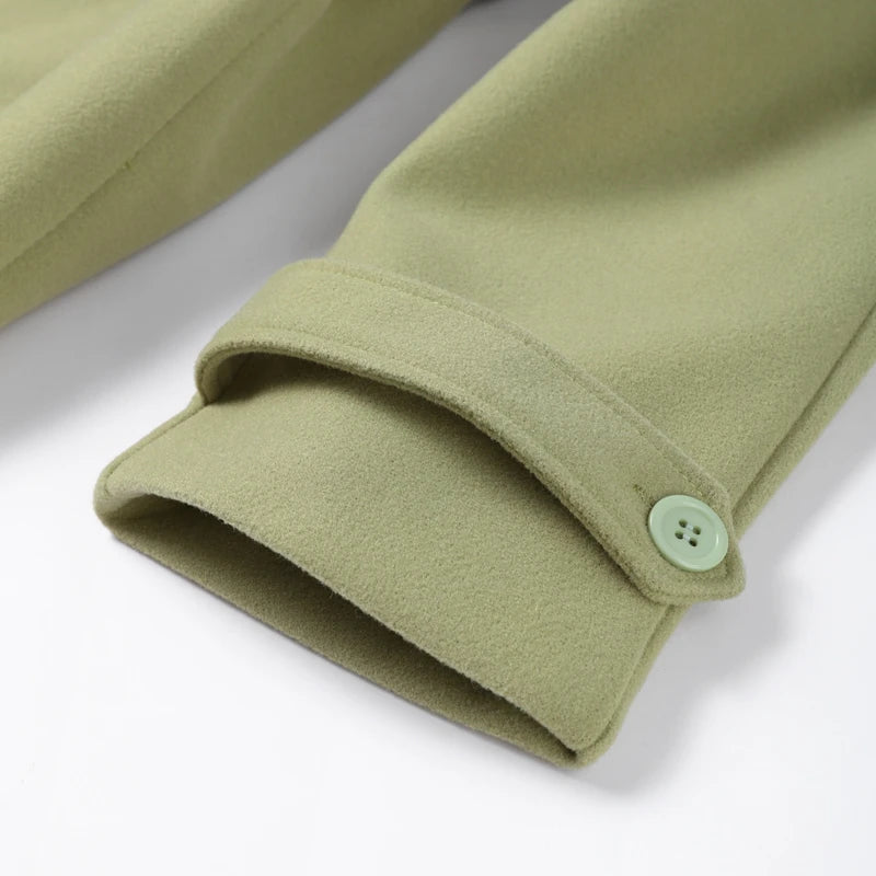 Doppelreihiger Wollmantel mit Gürtel