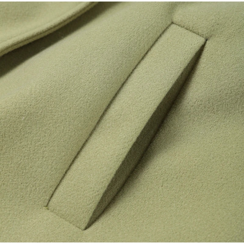 Doppelreihiger Wollmantel mit Gürtel