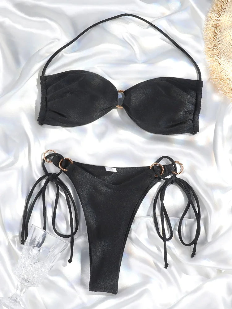 Plissierter Mikro-Bikini mit Cut-Out & Bandagen-Design