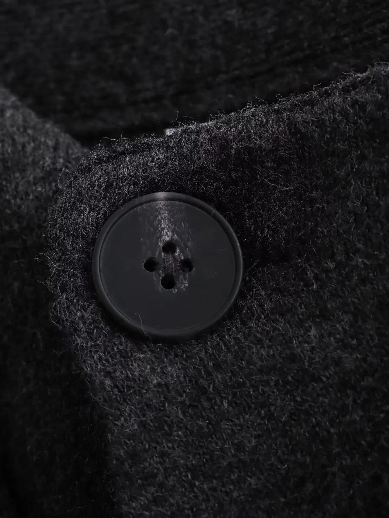 Schal-Mantel mit asymmetrischem Schnitt