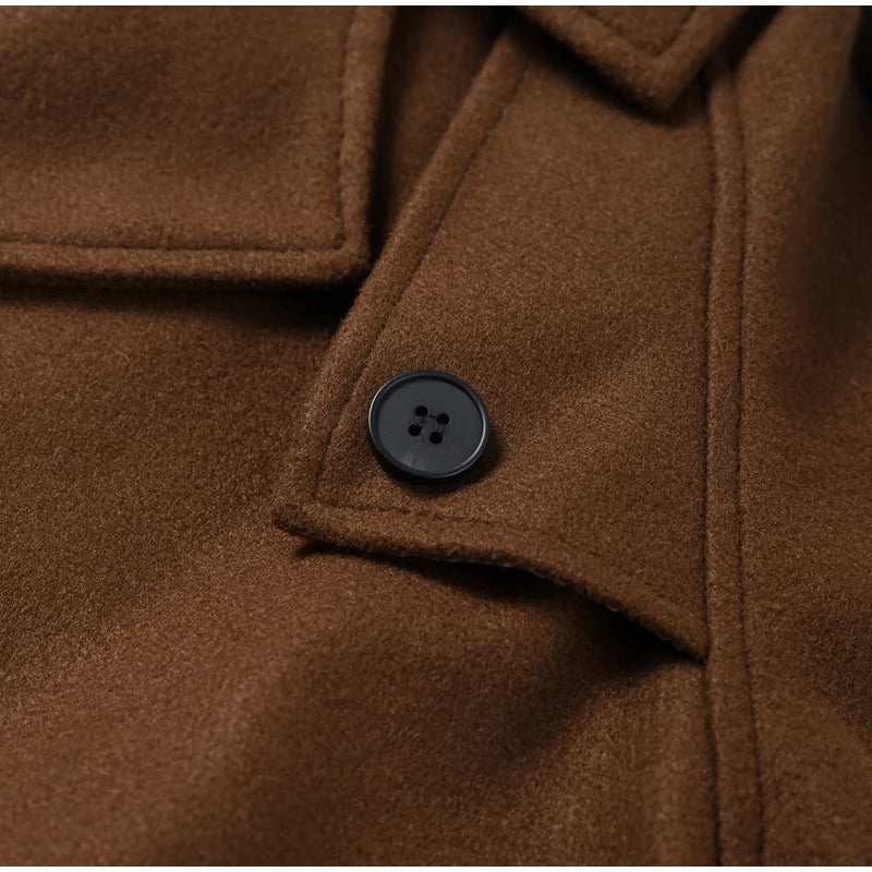 Doppelreihiger Wollmantel mit Gürtel